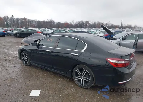 2017 Honda Accord Sport z USA, uszkodzony, nr VIN 1HGCR2F58HA249817